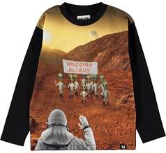 Mountoo T-shirts & Tops